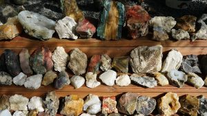 Lithothérapie : comment reconnaître une vraie pierre d’une imitation ?